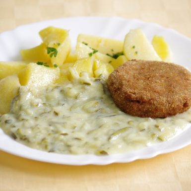 Cuketový-prívarok-s-fašírkami-y-robi-mäsazemiaky-s-vňaťou