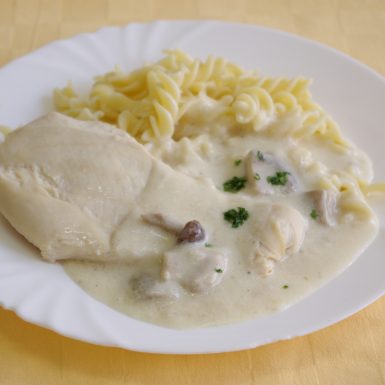 Kuracie-prsia-s-krémovou-hubovou-omáčkoucestovina