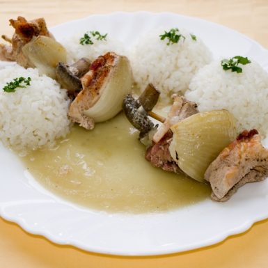 Morčacia-ihla-so-šampiňónmi-slaninkou-a-pečeňou-ryža