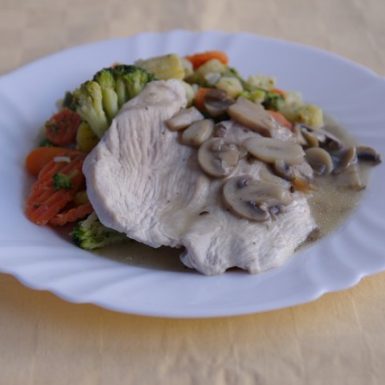 Morčacie-prsia-na-šampiňónochdusená-zelenina-na-masle