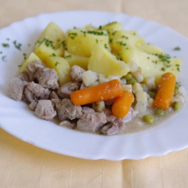 Morčacie-stehno-s-jarnou-zeleninouzemiaky-s-vňaťou