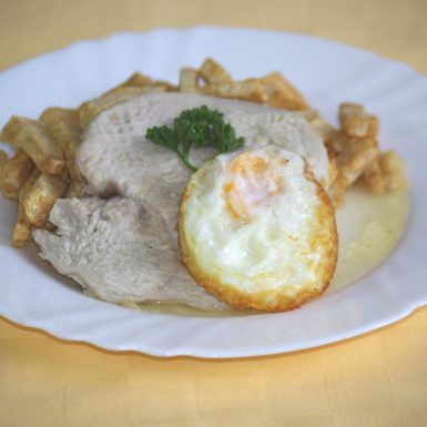 Morčací-medajlón-s-volským-okomzelerové-hranolky