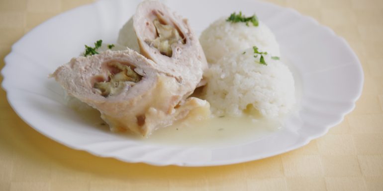 Morčací-závitok-s-baklažánomšunkou-a-údeným-syromryža