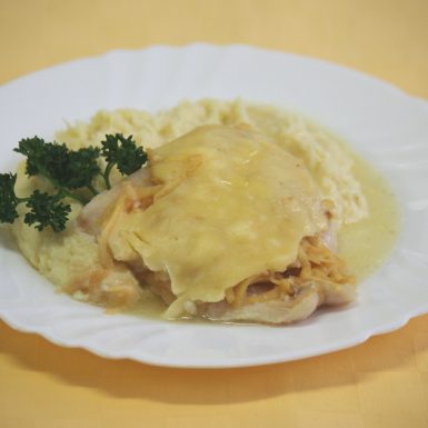 Pangasius-zapečený-s-jablokami-a-bešamelomzemiaková-kaša