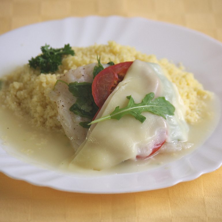 Pangasius-zapečený-s-rukolourajčinou-a-mozzareloukuskus