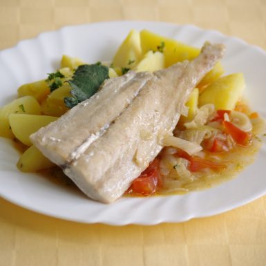 Ryba-Mahi-mahi-na-egyptský-spôsobzemiaky-s-vňaťou