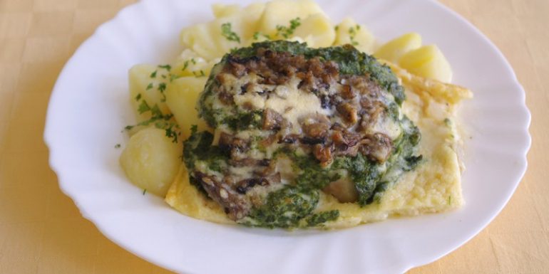 Ryba-Mahi-mahi-na-florentínsky-spôsob-zemiaky-s-vňaťou-hlávkový-šalát