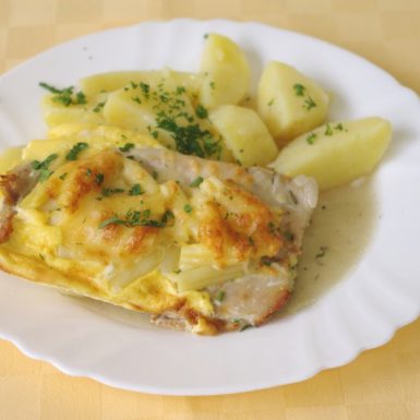 Ryba-Mahi-mahi-na-kúpeľný-spôsob-zemiaky-s-vňaťou-zel.šalát