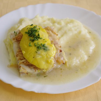 Rybie-filé-zapečené-s-jablkami-a-bešamelomzemiaková-kaša